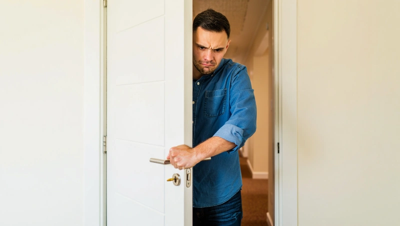 ouvrir porte bloquee sans poignee methoes