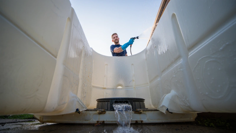 nettoyer citerne eau plastique rincage