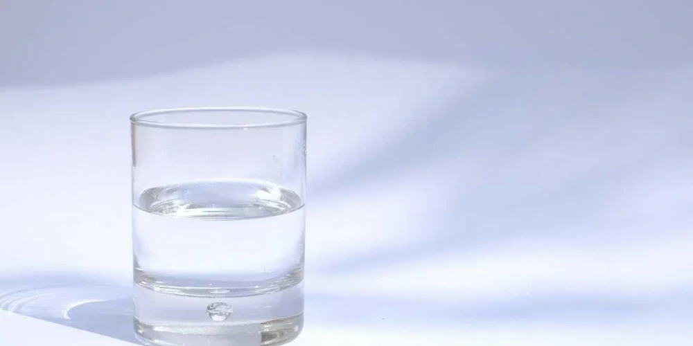 comment-enlever-le-calcaire-sur-les-verres