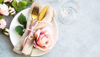 comment-structurer-un-beau-dressage-de-table-en-cinq-etapes-simples