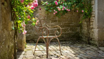 fauteuil-metal-vintage-art-de-mixer-les-styles-en-deco