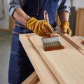 Peut on mettre de l'enduit sur du bois ?