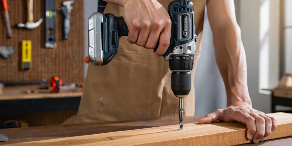 perceuse-visseuse-percussion-makita-le-18v-sans-fil