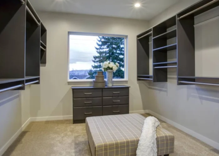 pourquoi-dressing-sur-mesure-seduit-amateurs-deco-exigeants